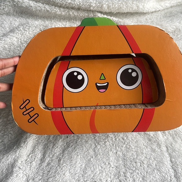 Pumpkin Cat Scratcher - Picture 3 of 6